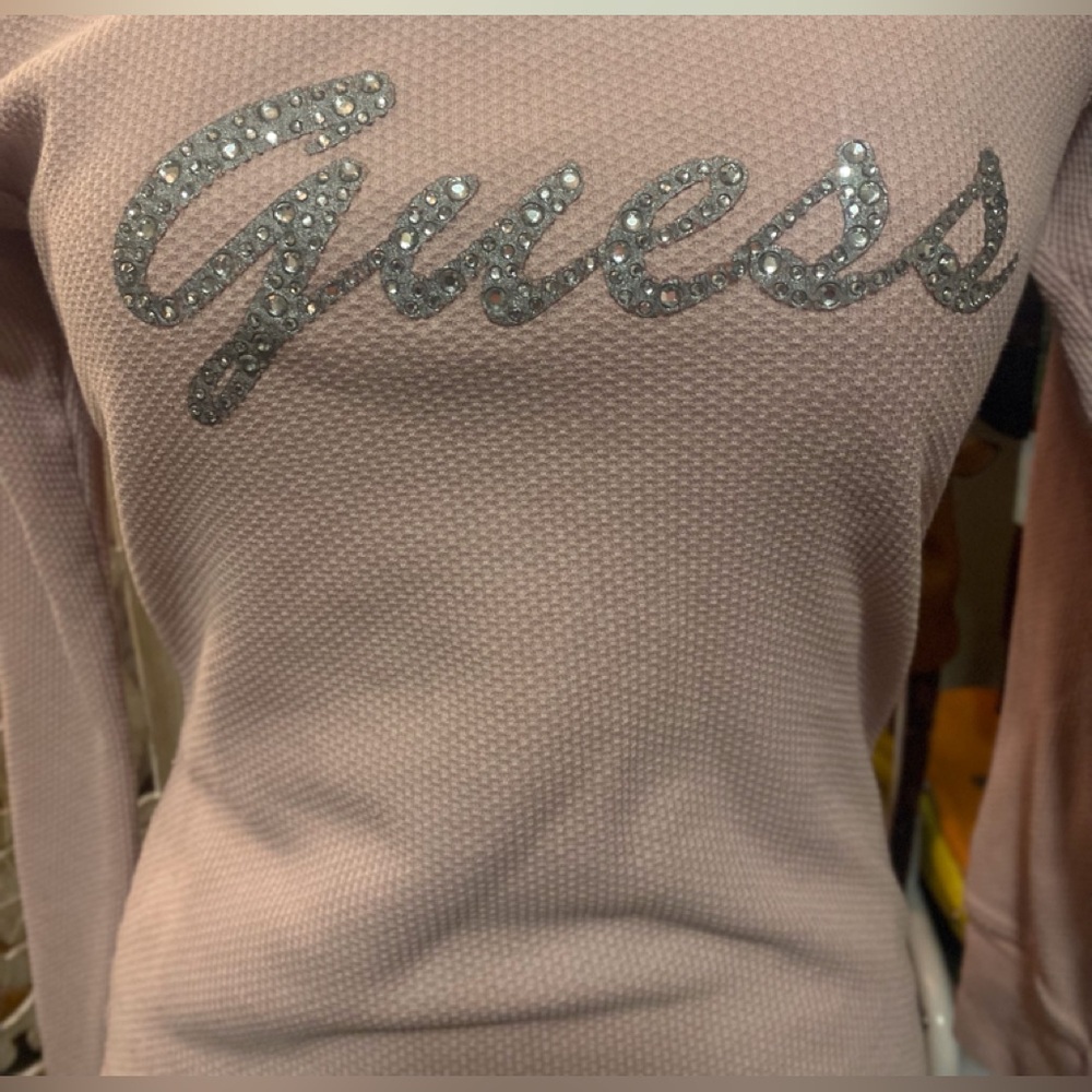 Guess - rose coloured waffle top Size M